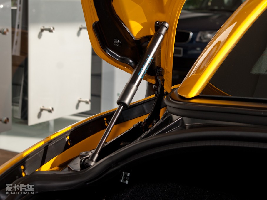 2011RZ4 sDrive35is O°