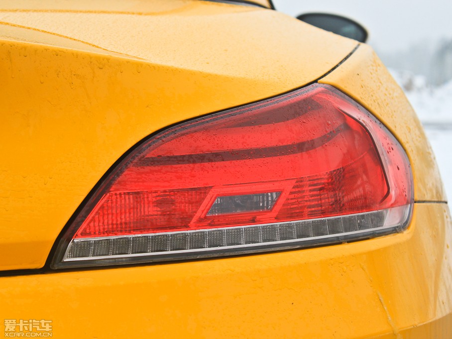 2011��RZ4 sDrive35is ����O�°�