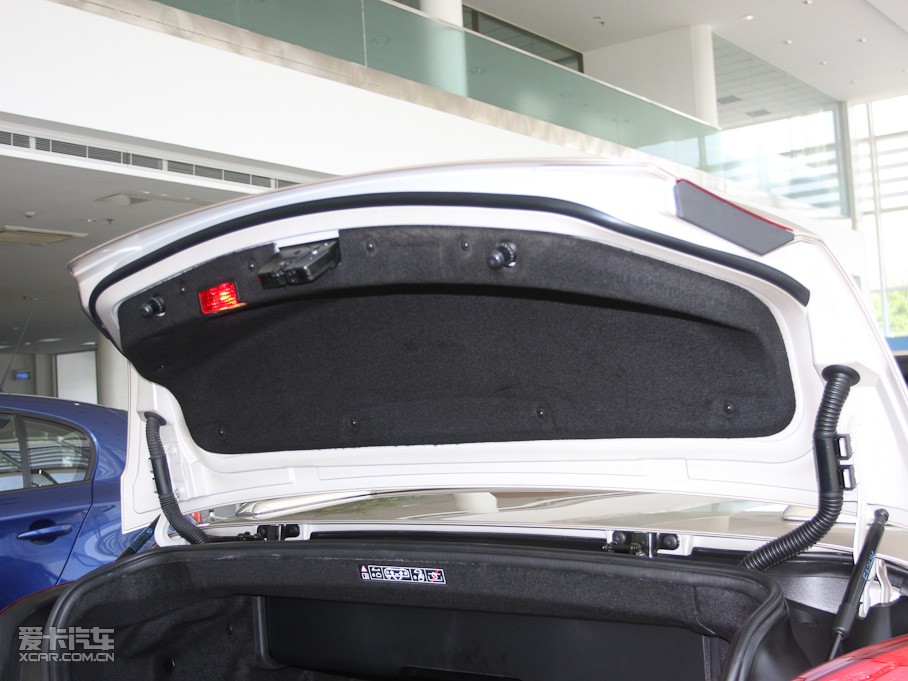 2011R6ϵ 640i I܇