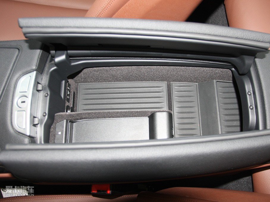 2011R6ϵ 640i I܇