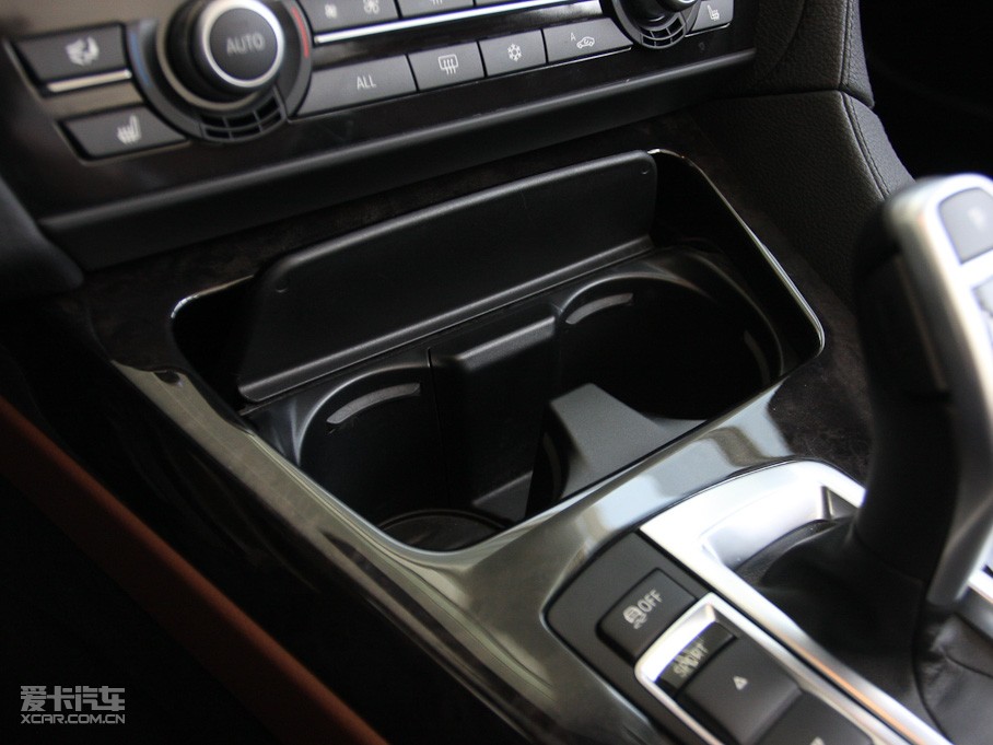 2011R6ϵ 640i I܇