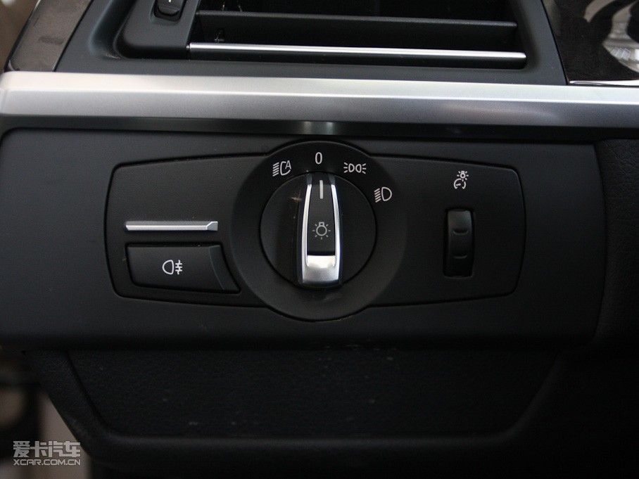 2011R6ϵ 640i I܇