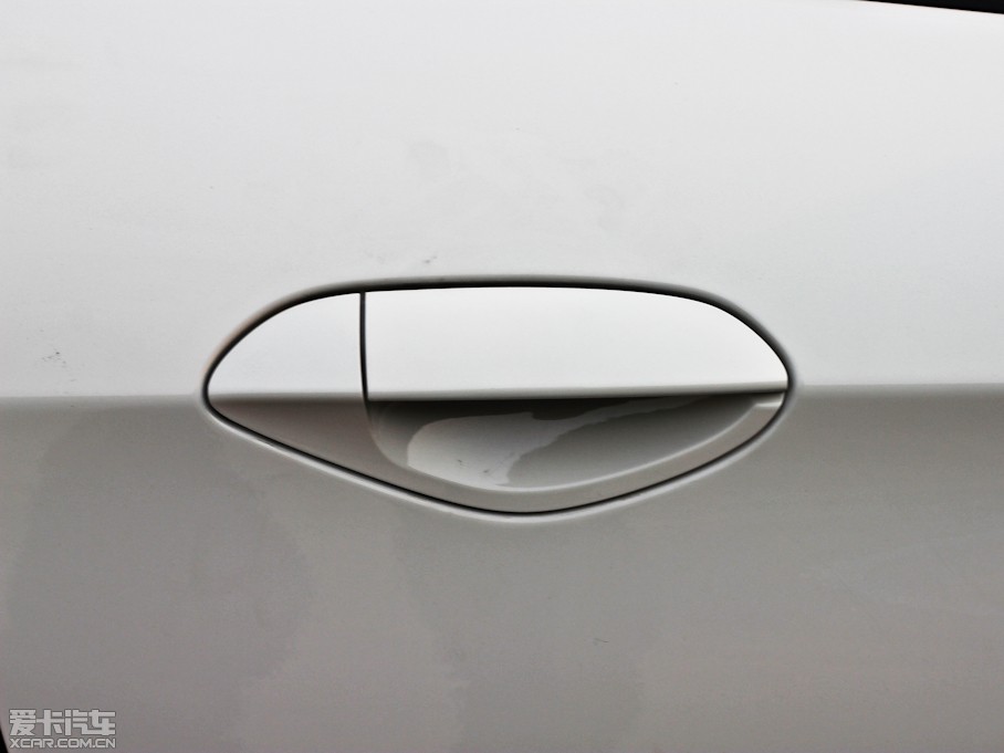 2012RZ4 sDrive28i IȰ