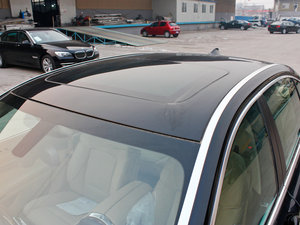 2013款740Li 豪华型 车顶