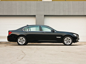 2013款730Li 领先型 整体外观