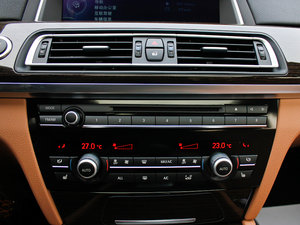 2013款730Li 领先型 音响调节