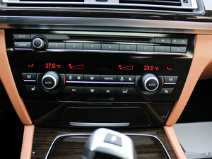 2013款730Li 领先型 空调调节