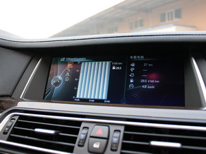 2013款730Li 领先型 中控区