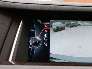 2013款730Li 领先型 中控区