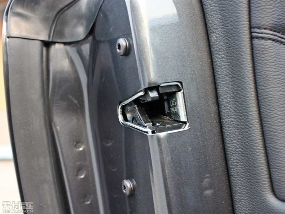 2011R3ϵpT 330i pTI܇