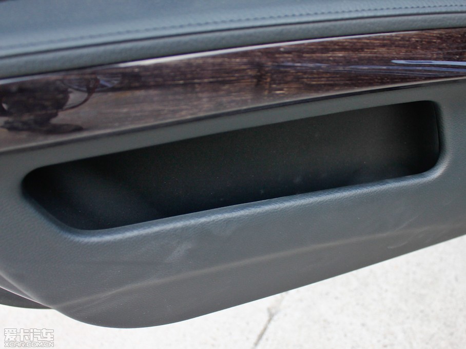 2011R3ϵpT 330i pTI܇