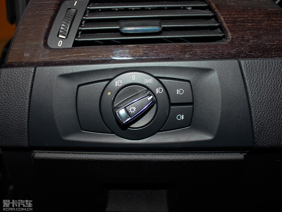 2011R3ϵpT 330i pTI܇