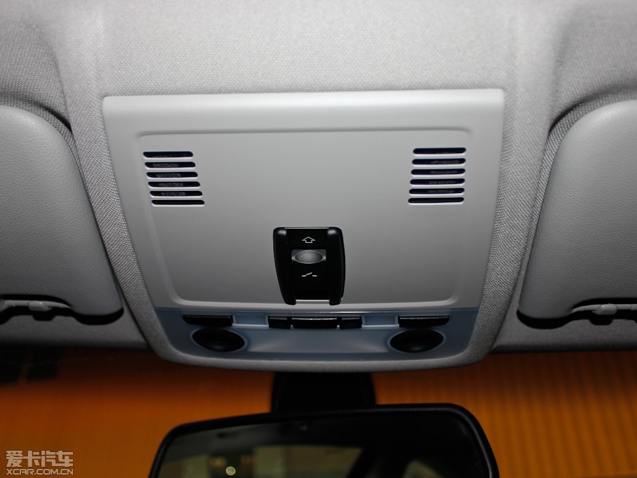 2011��R3ϵ�p�T 330i �p�T�I��܇