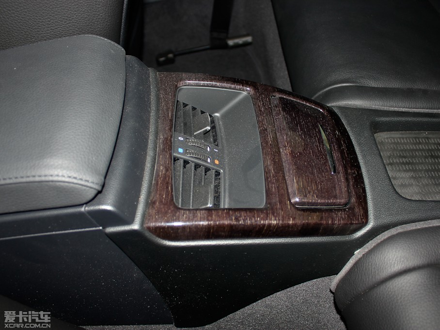 2011R3ϵpT 330i pTI܇