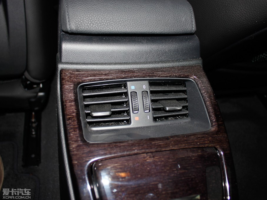 2011R3ϵpT(mn) 330i pT(mn)I܇(ch)