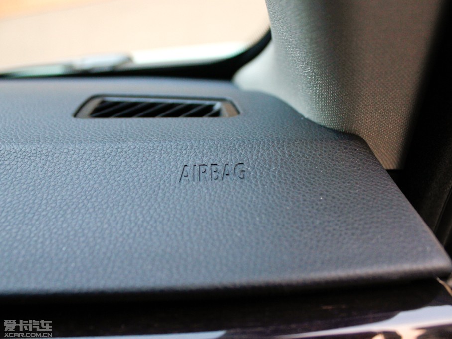 2011R3ϵpT 330i pTI܇