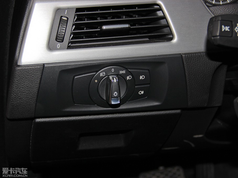 2011��R3ϵ�p�T 320i �p�T�I��܇