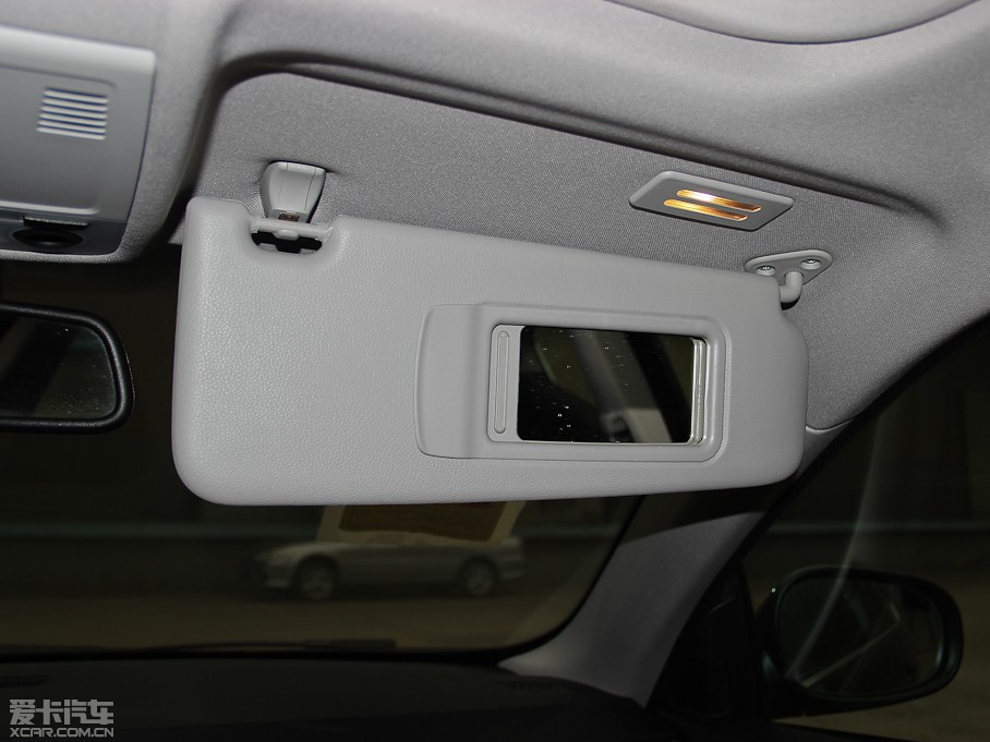 2011��R3ϵ�p�T 325i �p�T�I��܇