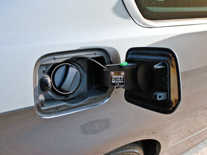 2011款330i 双门轿跑车 油箱盖