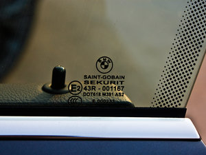 2011款330i 双门轿跑车 细节外观
