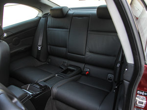 2011款335i 双门轿跑车 后排座椅