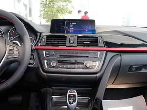 2013款320i 运动设计套装  中控台