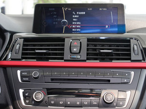2013款320i 运动设计套装  中控台显示屏