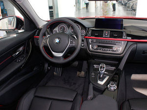 2013款320i 运动设计套装  中控区