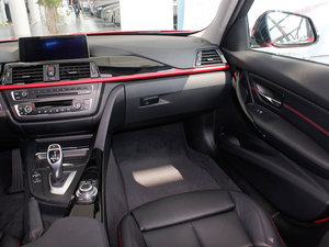 2013款320i 运动设计套装  中控区