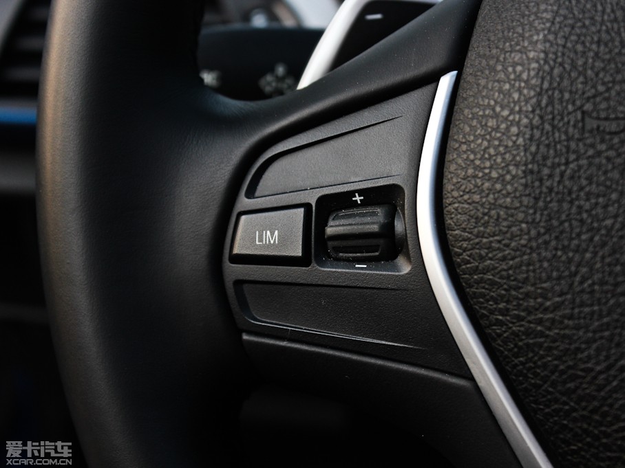 2013R1ϵɎ M135i T