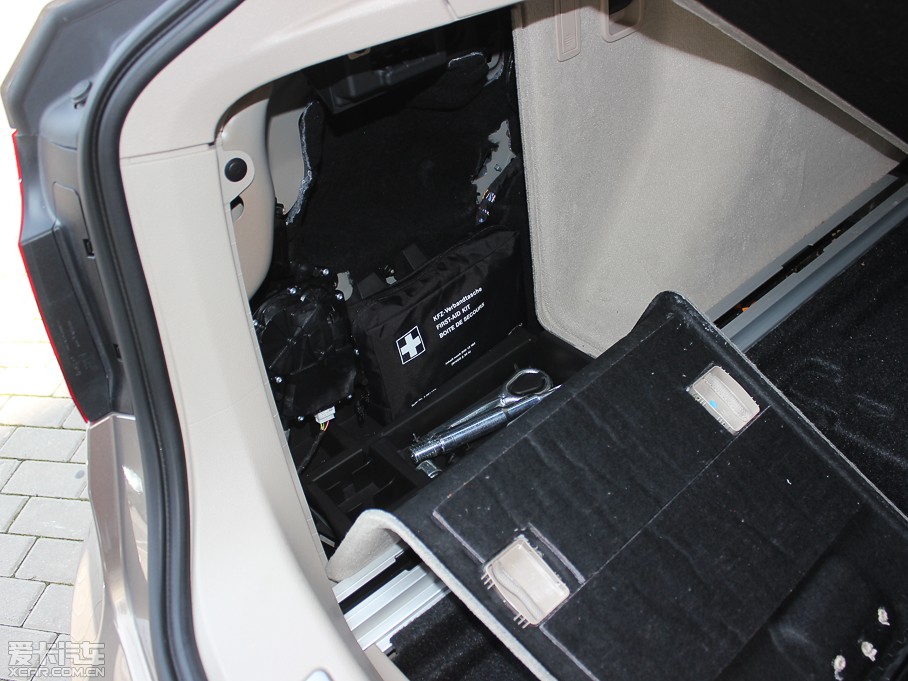 2013R3ϵGT 328i OӋb