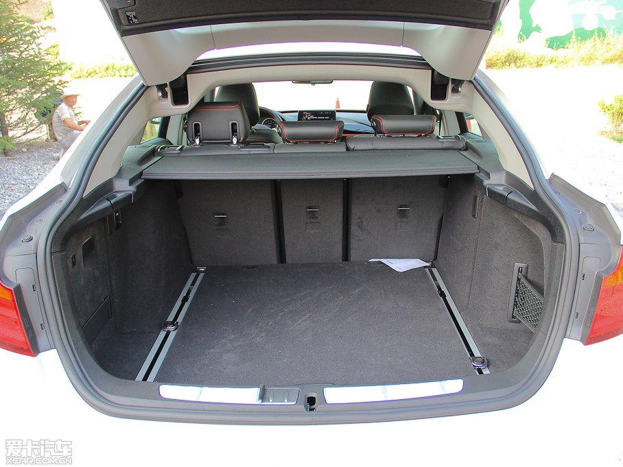 2013R3ϵGT 335i OӋb