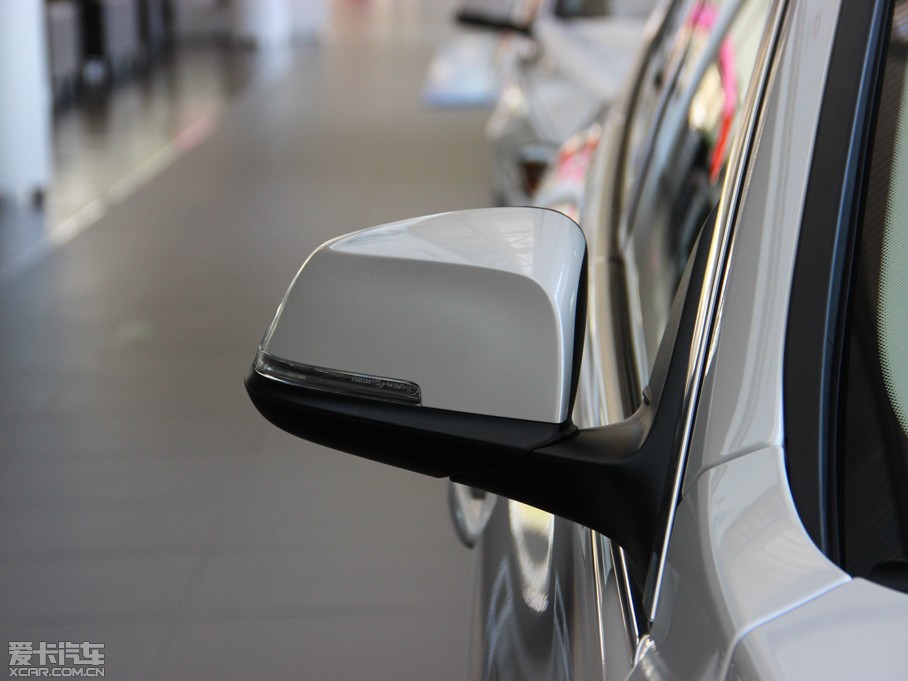 2013R3ϵGT 320i OӋb