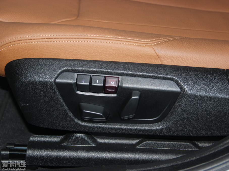 2013R3ϵGT 320i OӋb