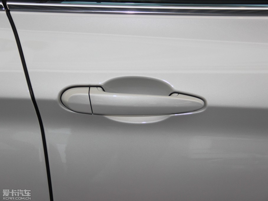 2013R3ϵGT 320i OӋb