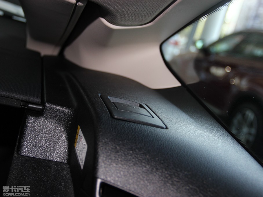 2013R3ϵGT 320i OӋb