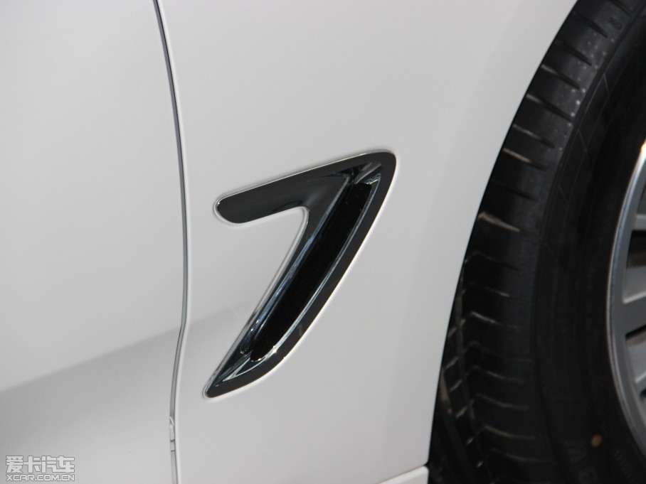 2013R3ϵGT 320i OӋb