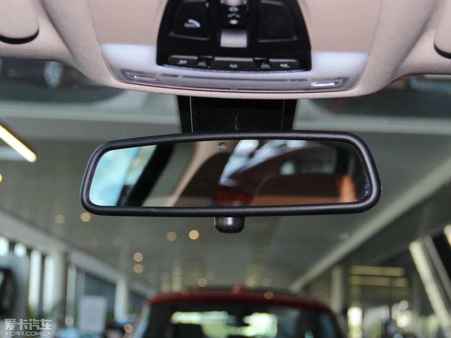 2013R3ϵGT 320i OӋb