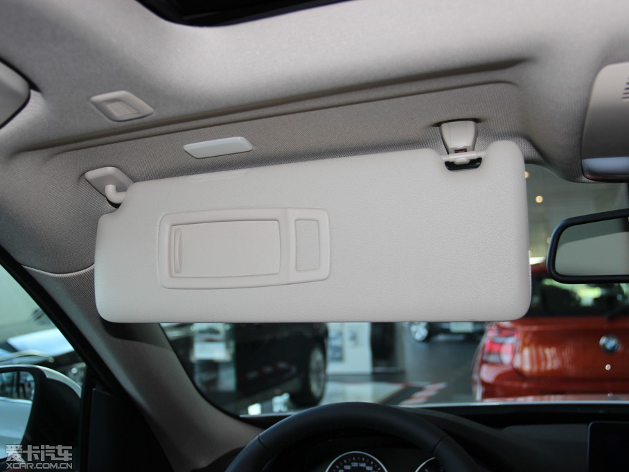 2013R3ϵGT 320i OӋb