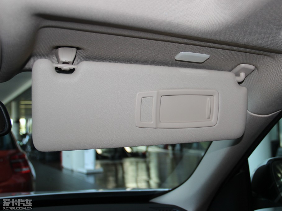 2013R3ϵGT 320i OӋb