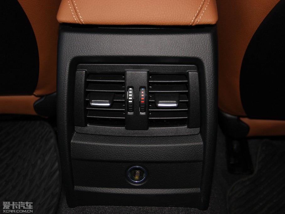 2013R3ϵGT 320i OӋb