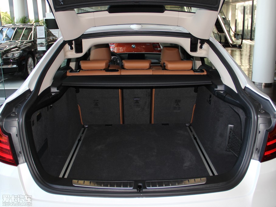 2013R3ϵGT 320i OӋb