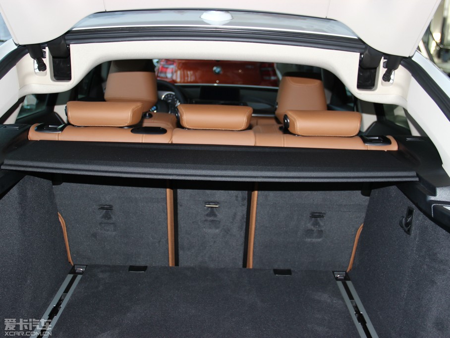 2013R3ϵGT 320i OӋb