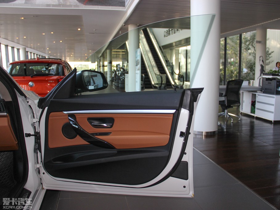 2013R3ϵGT 320i OӋb