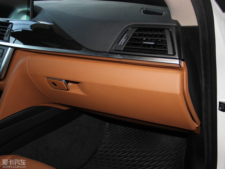 2013R3ϵGT 320i OӋb