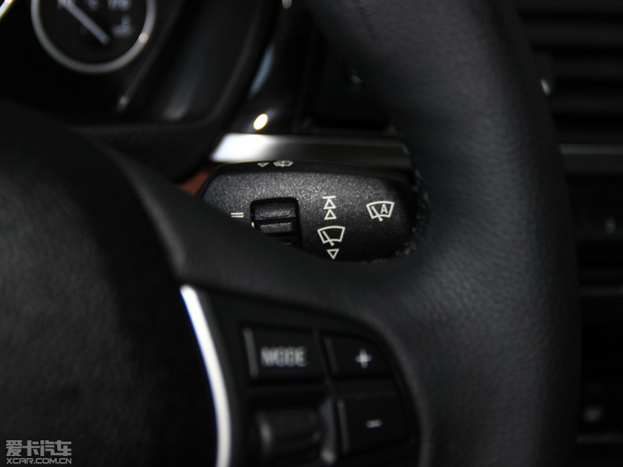 2013R3ϵGT 320i OӋb