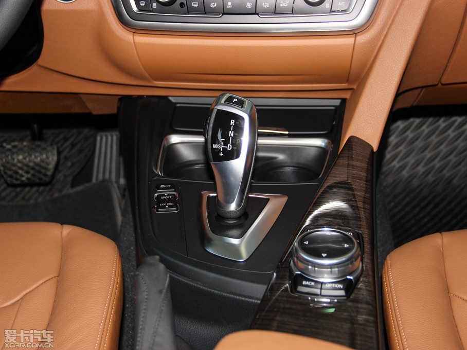 2013R3ϵGT 320i OӋb