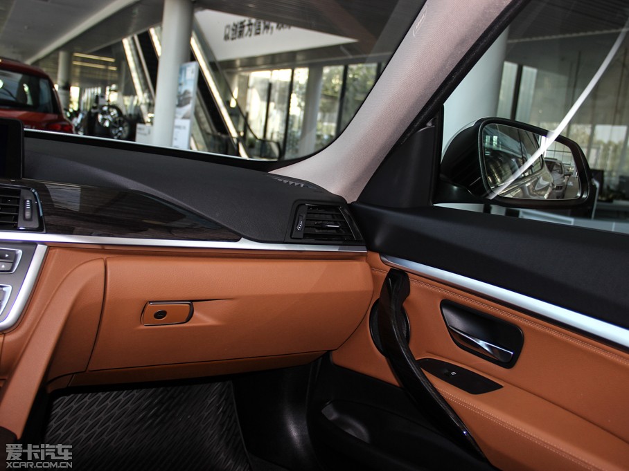 2013R3ϵGT 320i OӋb