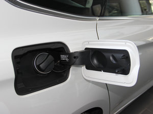 2013款320i 设计套装型 油箱盖