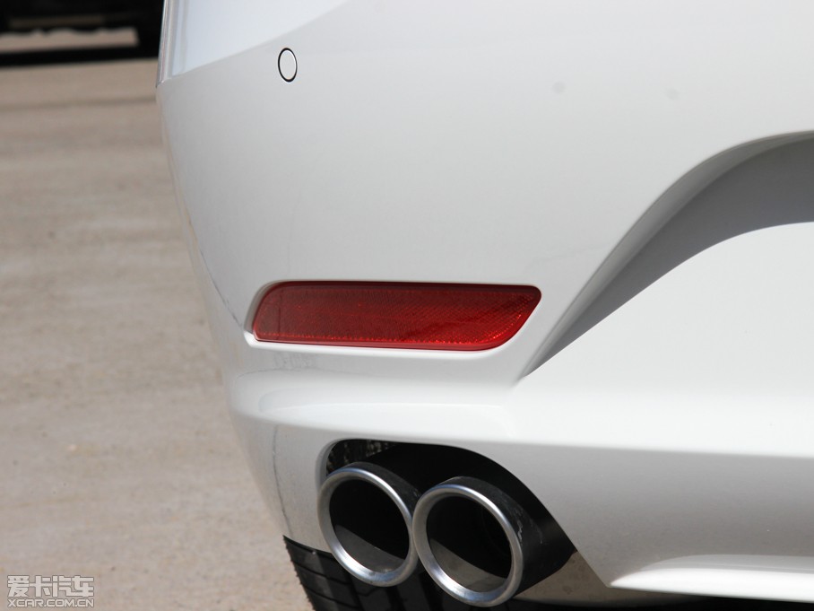 2013RZ4 sDrive20i I